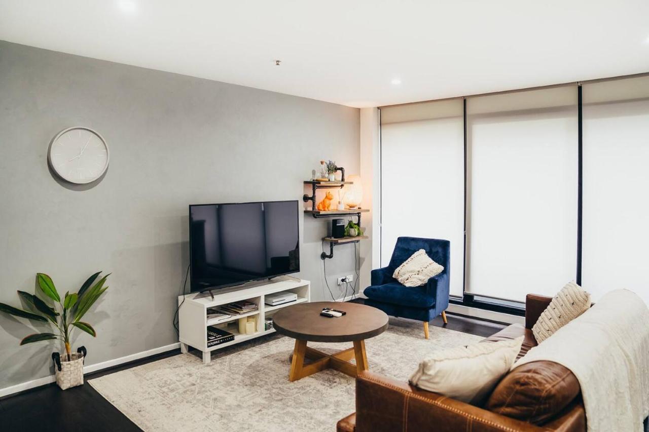 Modern Resort-style Near Queen Vic Market Melbourne