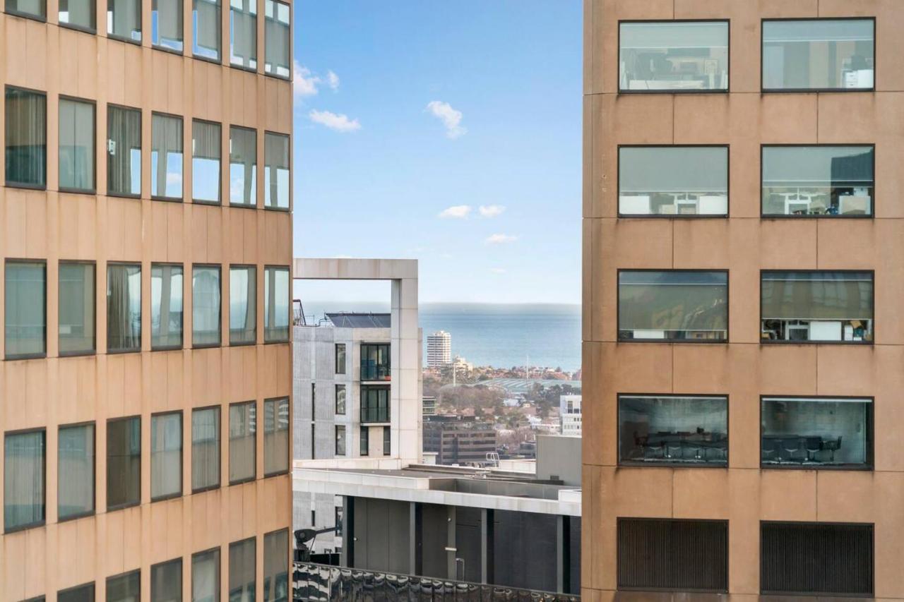 Sky High Living On Little Collins Apartment *