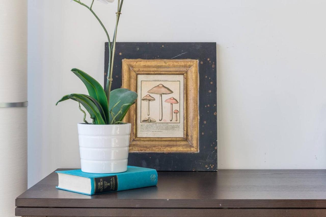 'fitzroy Max' Easygoing Urban Pad Off Brunswick St Apartment
