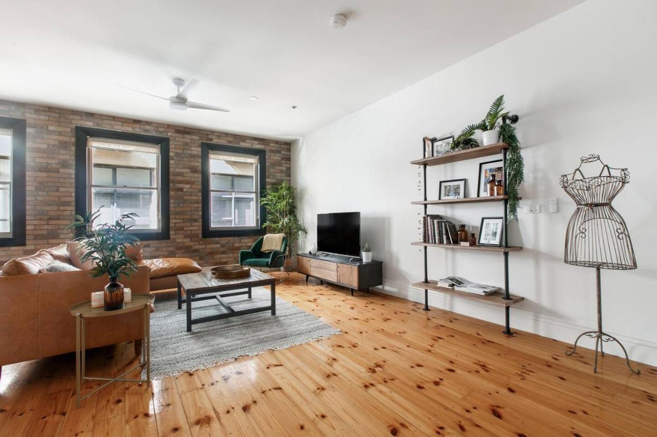 Apartment Heritage Charm In Melbourne's Heart With Rooftop *