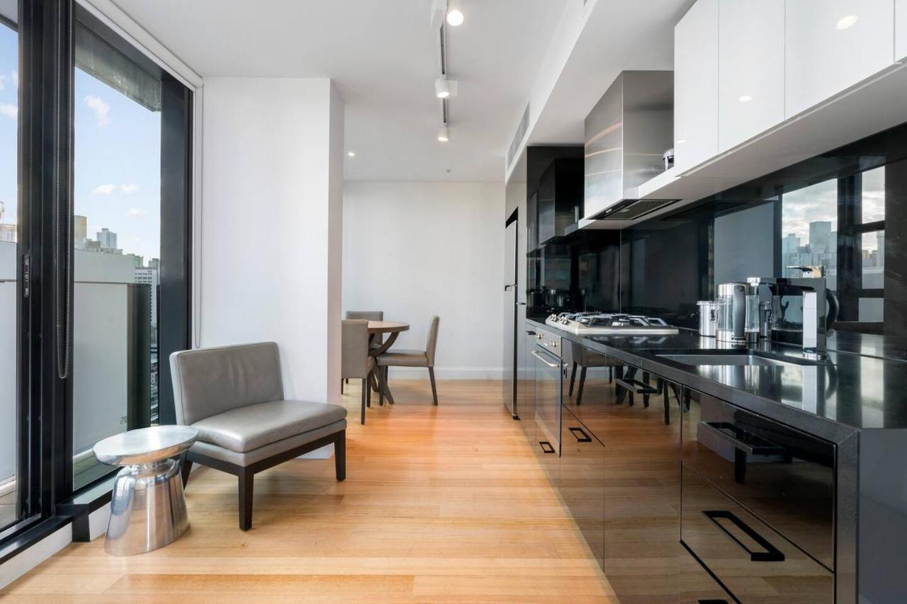 Sky High Living On Little Collins Apartment