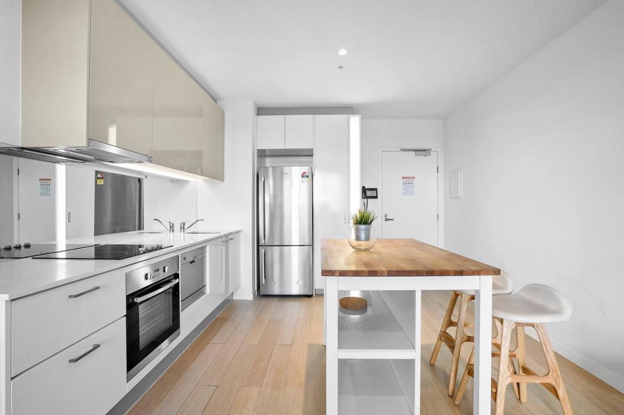 Apartment Sky High Cbd Living With Style Amenities