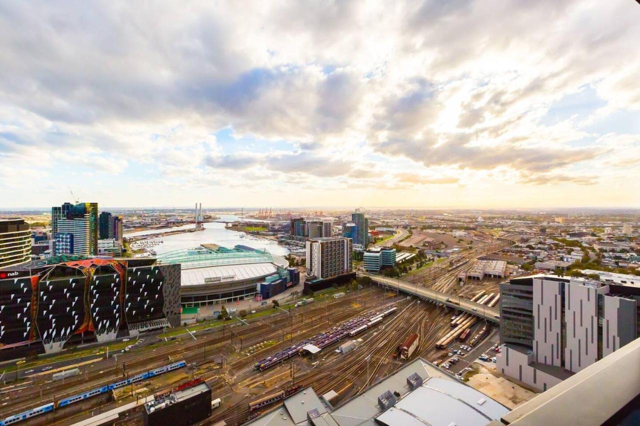 Sky High Cbd Living With Style Amenities Melbourne