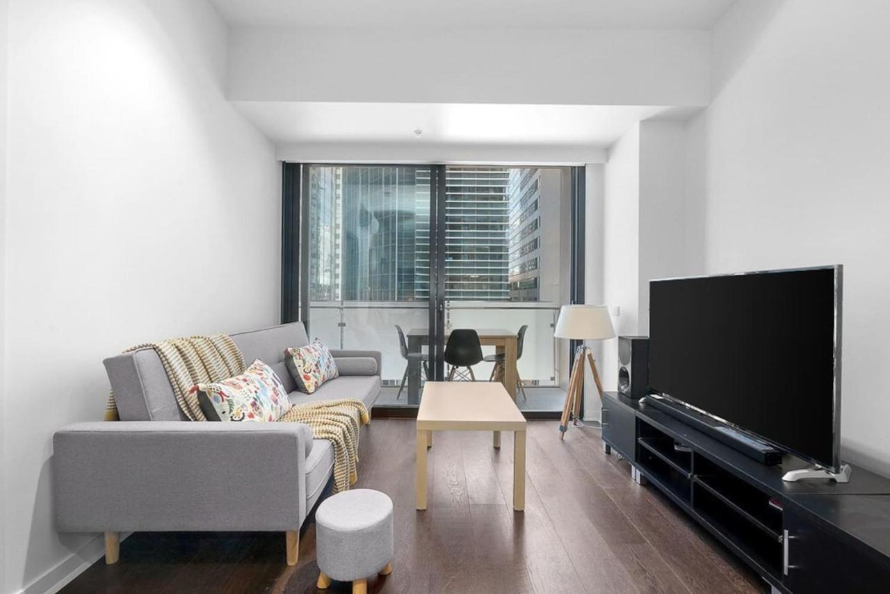 Cbd Serenity With Luxury Rooftop Pool And Parking Apartment