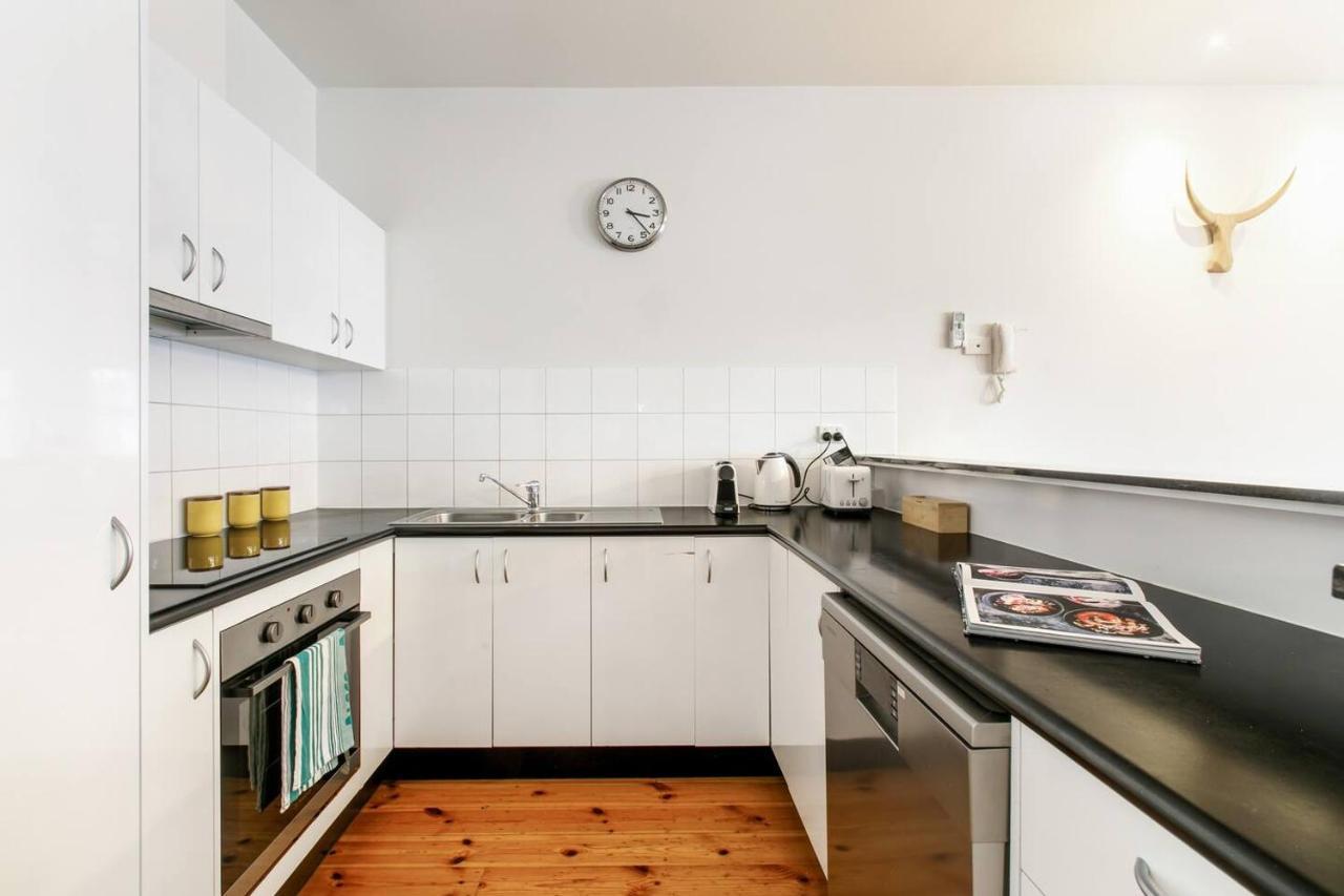 Heritage Charm In Melbourne's Heart With Rooftop Apartment *