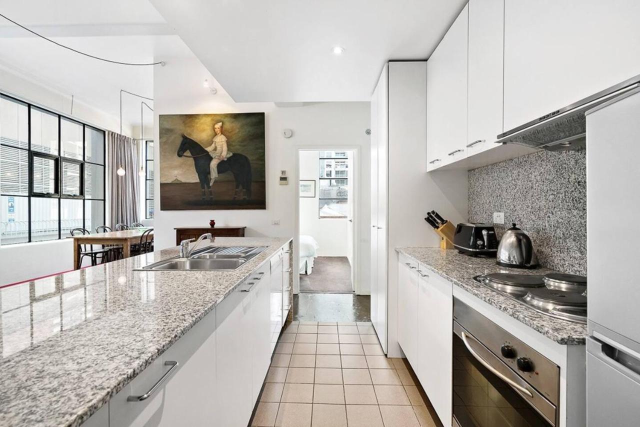 New York Style Loft On Flinders Lane With Parking Melbourne
