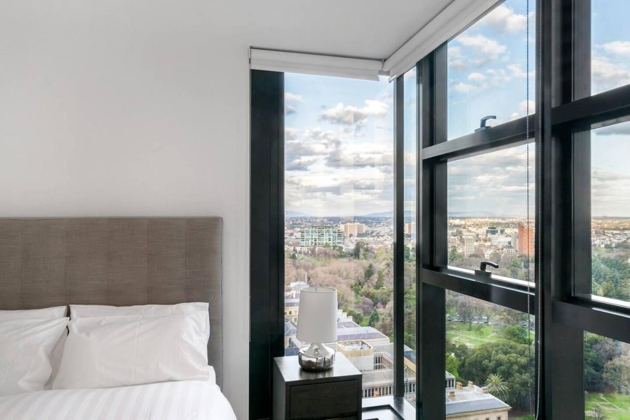 Apartment Sky High Living On Little Collins *