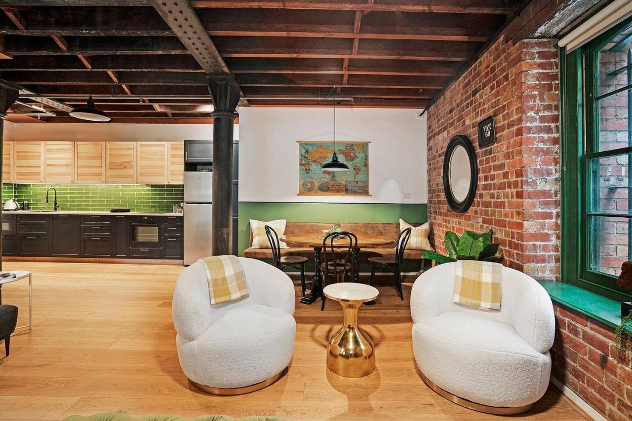 Retro Meets Industrial At Heritage Bond Store Apartment *