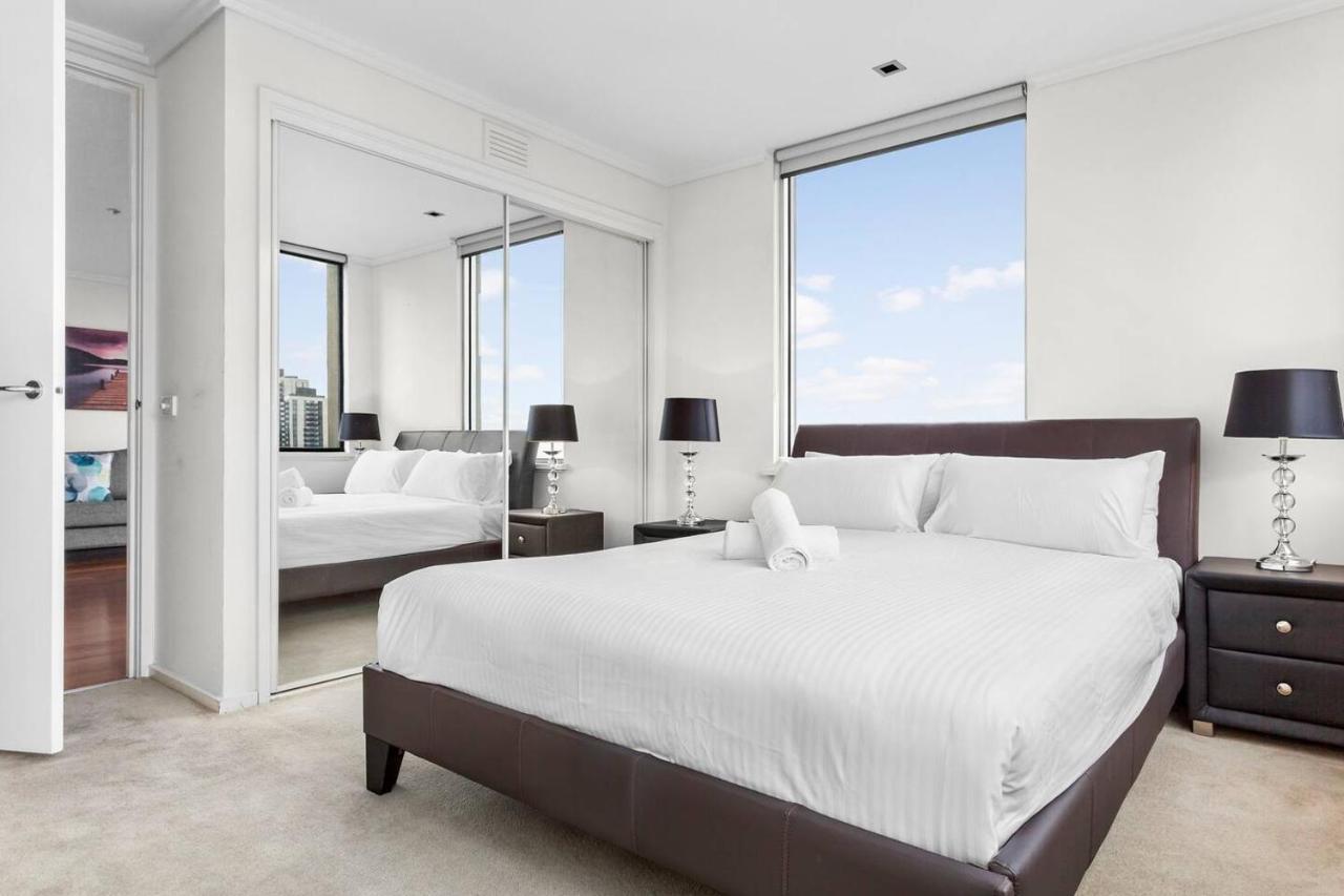 Sky High Southbank Lookout With Pool And Parking Apartment *