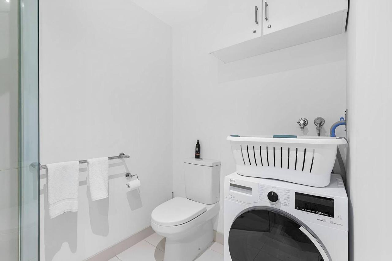 By Ready Set Apartment