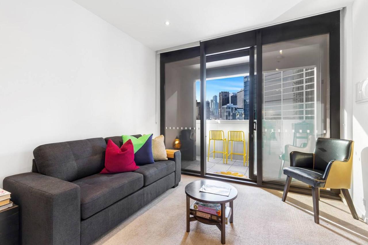 Apartment By Ready Set *