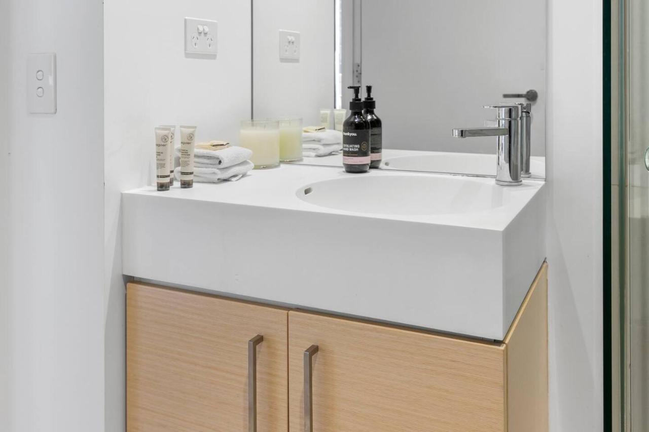 By Ready Set Apartment *