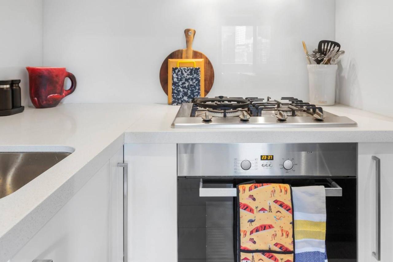 By Ready Set Apartment Melbourne