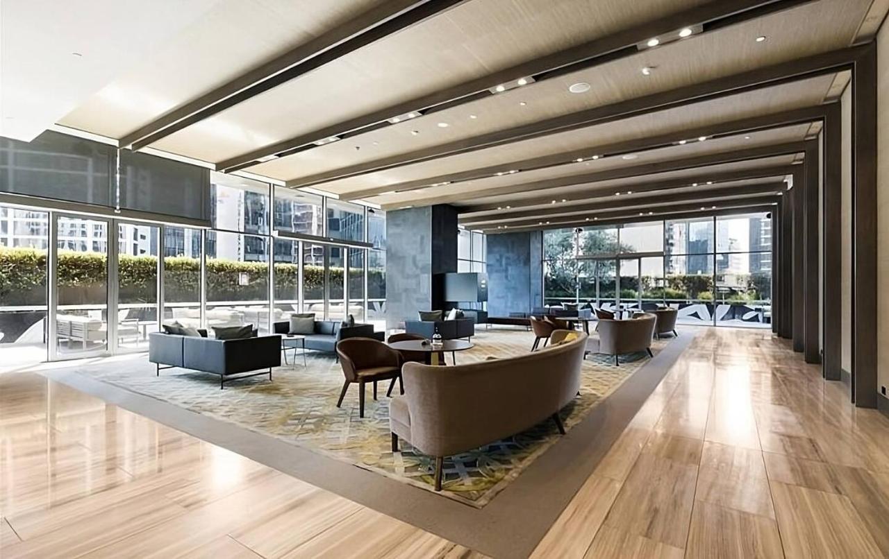 By Ready Set Apartment *