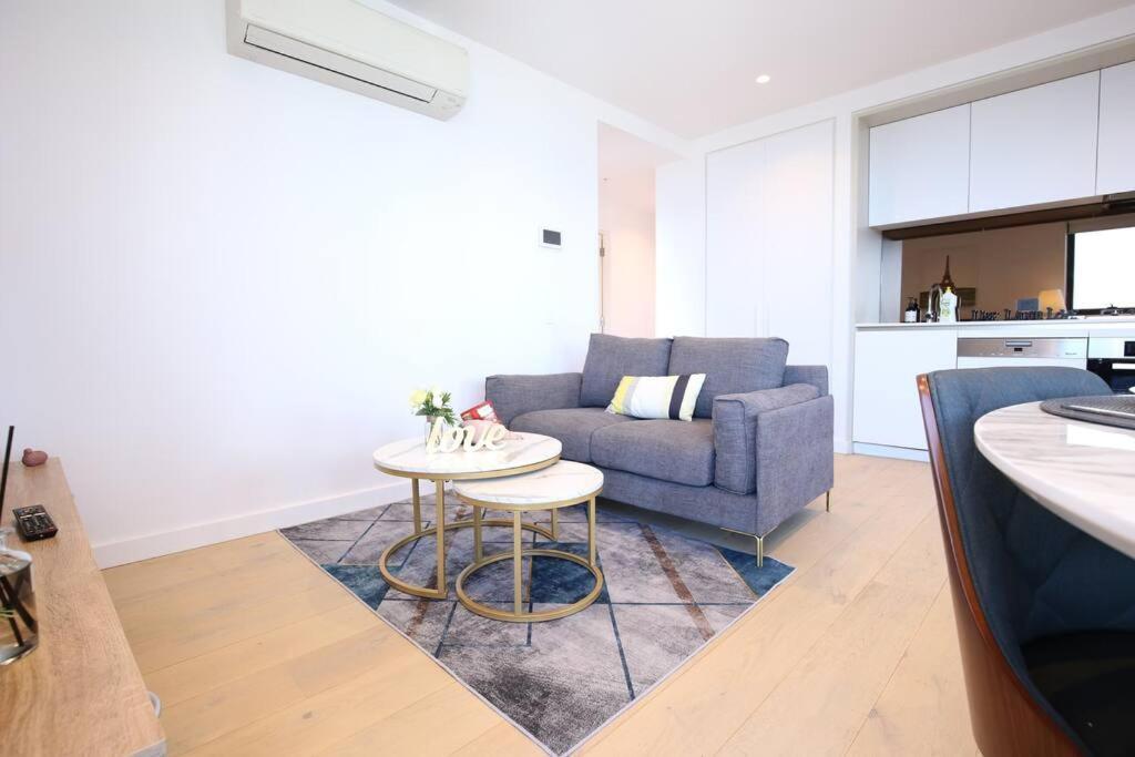 Apartment Glamorous 2br With Ocean & River Views & Free Parking Melbourne