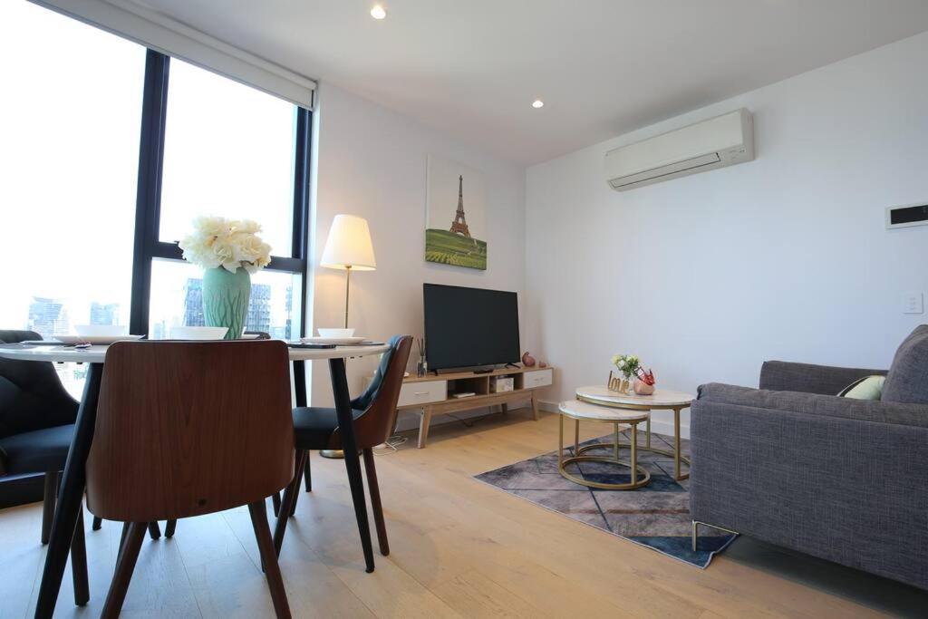 Apartment Glamorous 2br With Ocean & River Views & Free Parking Melbourne