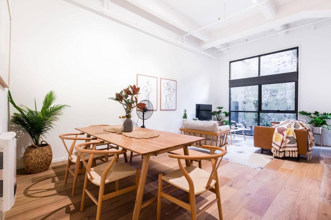 'the Chocolate Factory' Trendy Converted Warehouse Apartment Melbourne