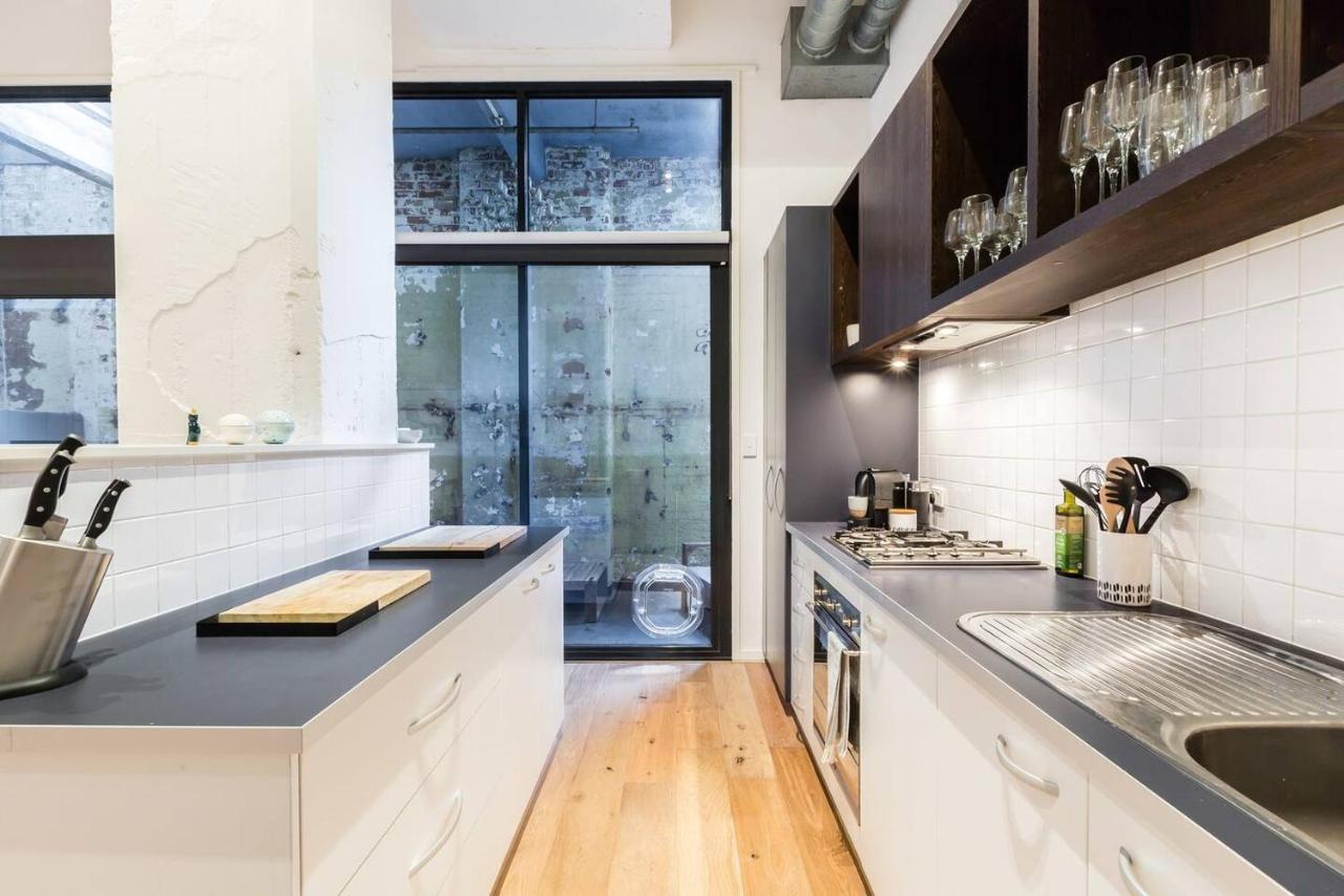 'the Chocolate Factory' Trendy Converted Warehouse Apartment Melbourne