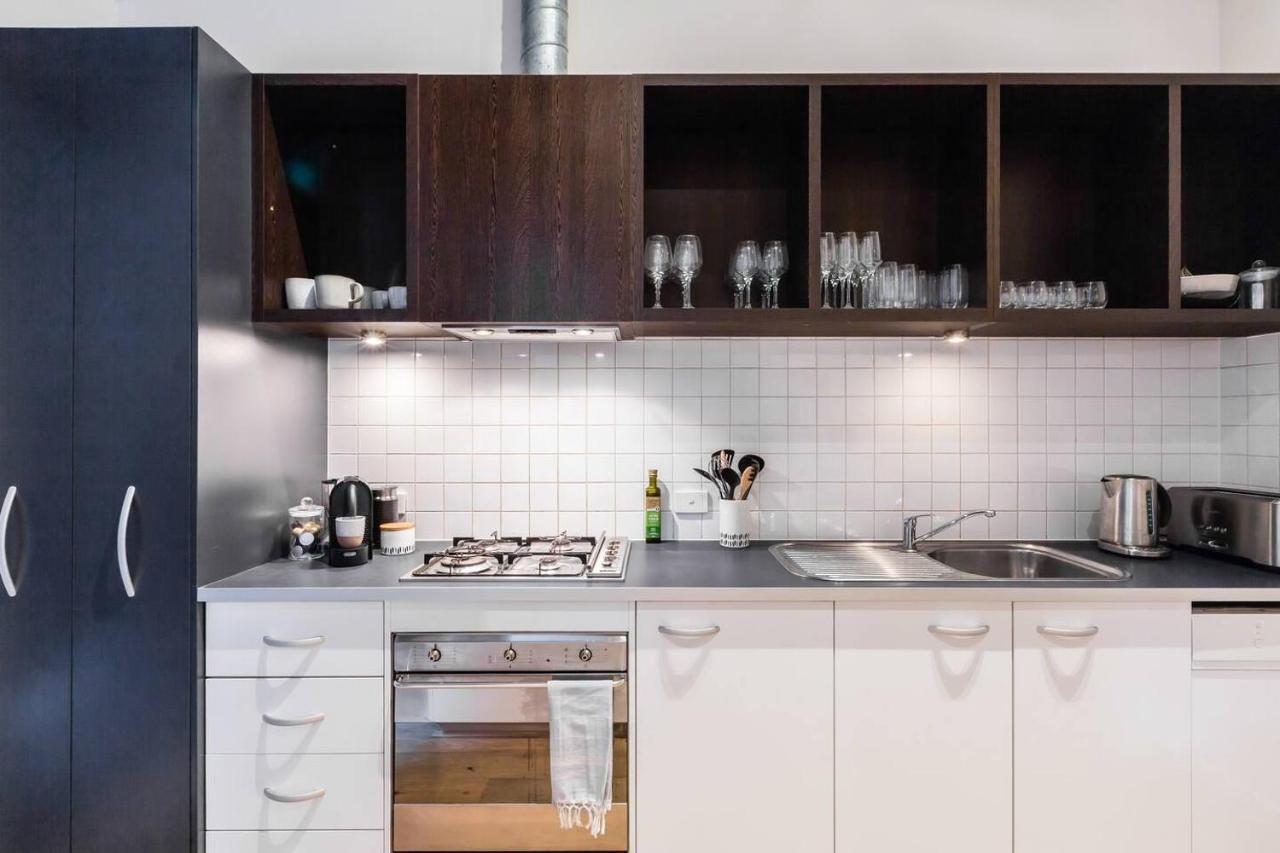 'the Chocolate Factory' Trendy Converted Warehouse Apartment *