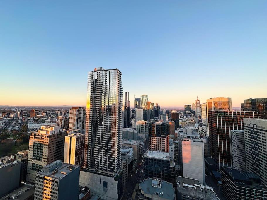 Skyrise View 2br Southern Cross Apartment Melbourne
