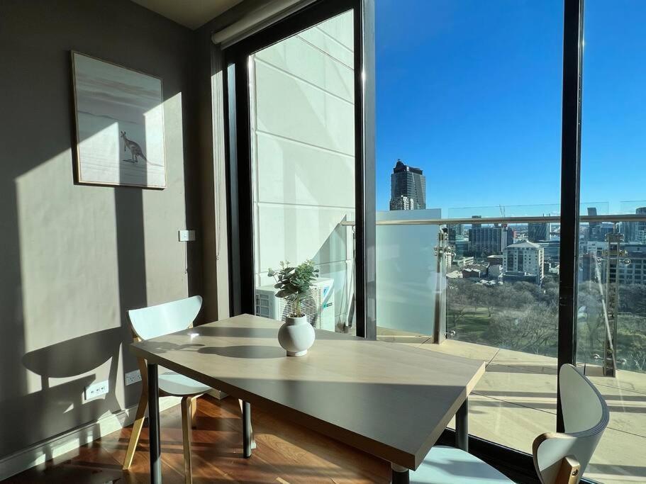 Melbcbd Central 1br1bth Gympool Nye Fireworks View Apartment