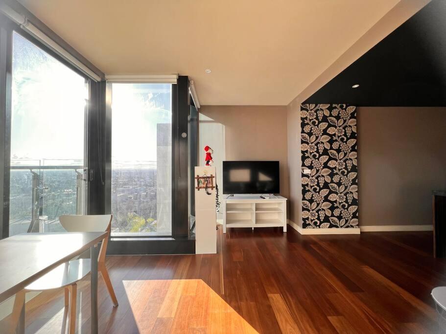 Melbcbd Central 1br1bth Gympool Nye Fireworks View Apartment *
