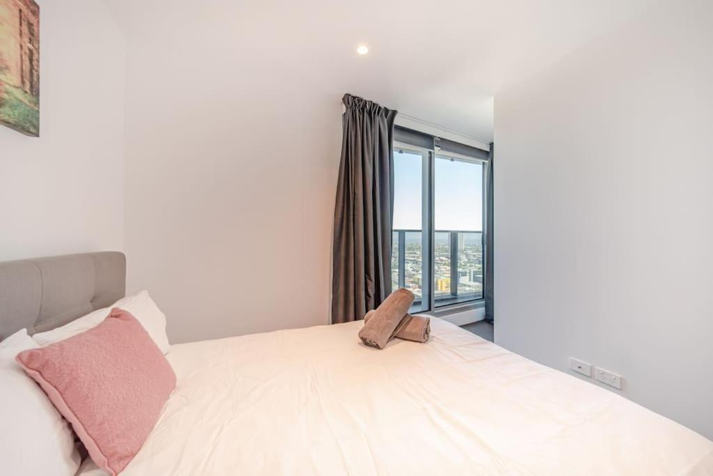 Spacious 2 Bdrs Apt +free Parking Apartment Melbourne
