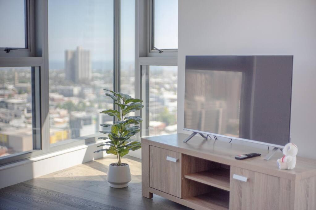 Spacious 2 Bdrs Apt +free Parking Apartment Melbourne
