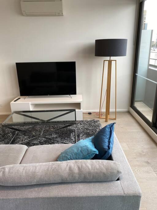 Apartment Wyndel Mel81306s