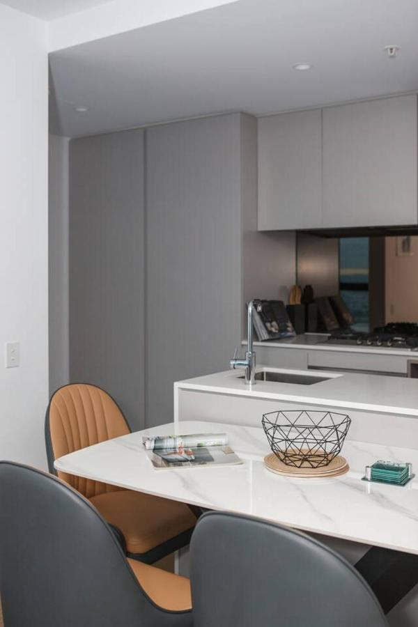 The View On Elizabeth - Chic Centre Living *
