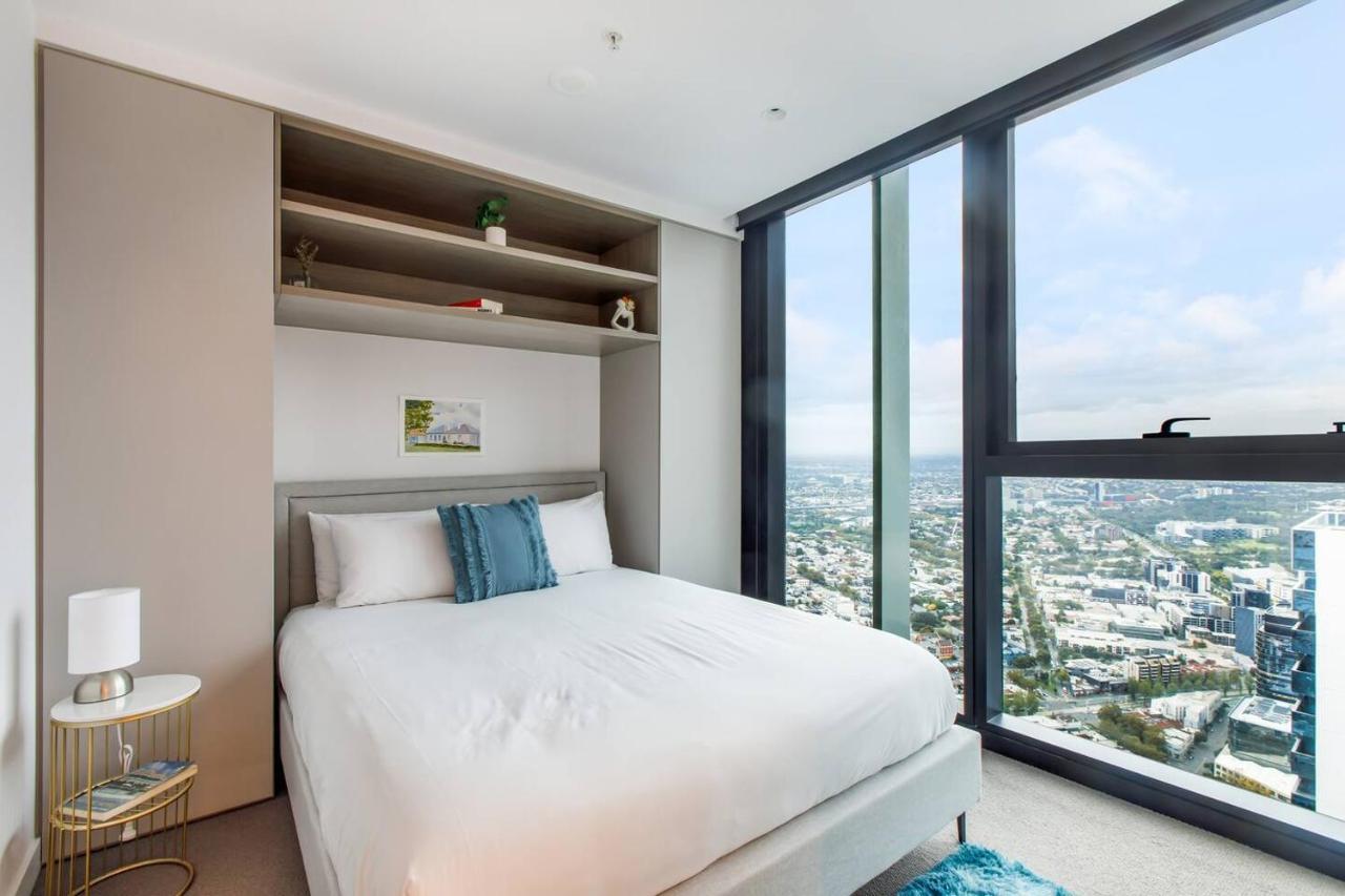 The View On Elizabeth - Chic Centre Living Apartment