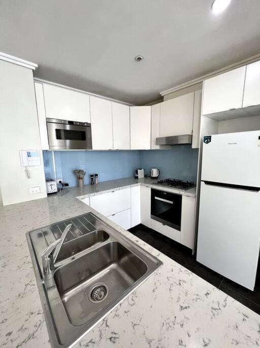 Exclusive 2 Bed Pad With Views *