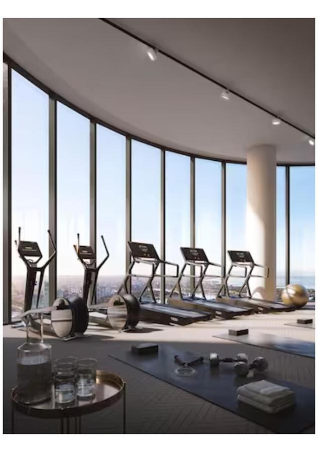 The Cosmopolitan Crown With Parking & Vip Amenities *