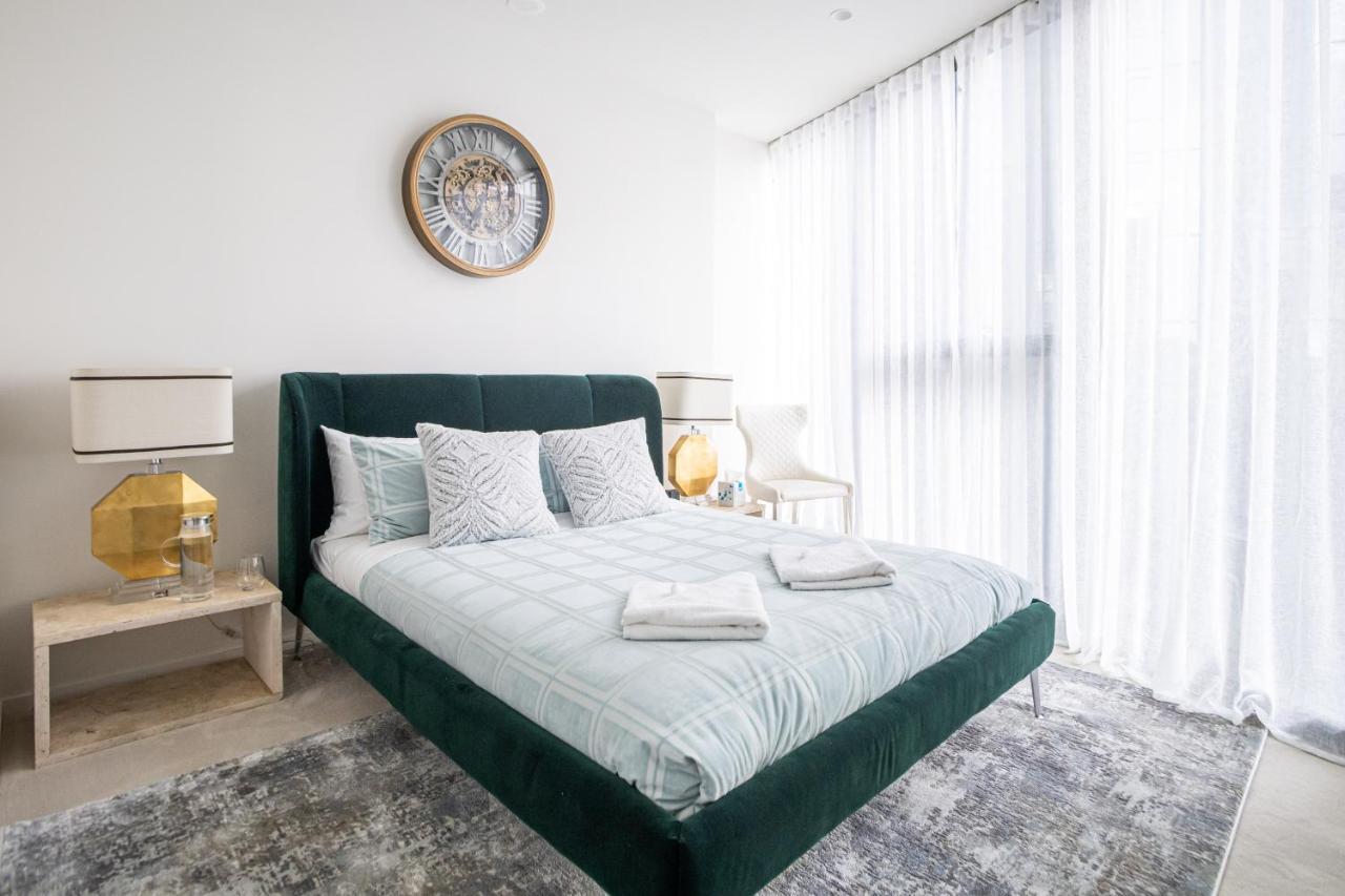 The Cosmopolitan Crown With Parking & Vip Amenities Apartment
