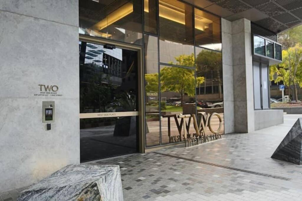 Apartment Brand New 2br At Mel Cbd Melbourne