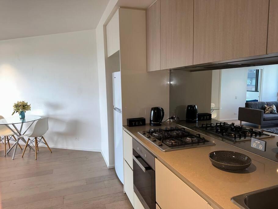 Wyndel One Bedroom Mel83510s Apartment *