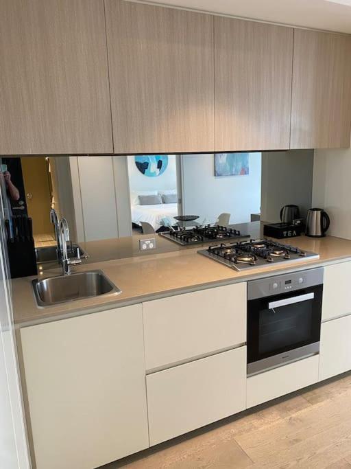 Wyndel One Bedroom Mel83510s