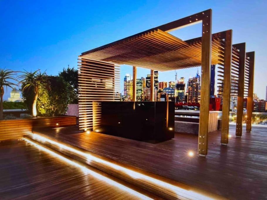 Apartment Vibrant !!! Stylish Open Big City View Balcony Family Friendly Melbourne