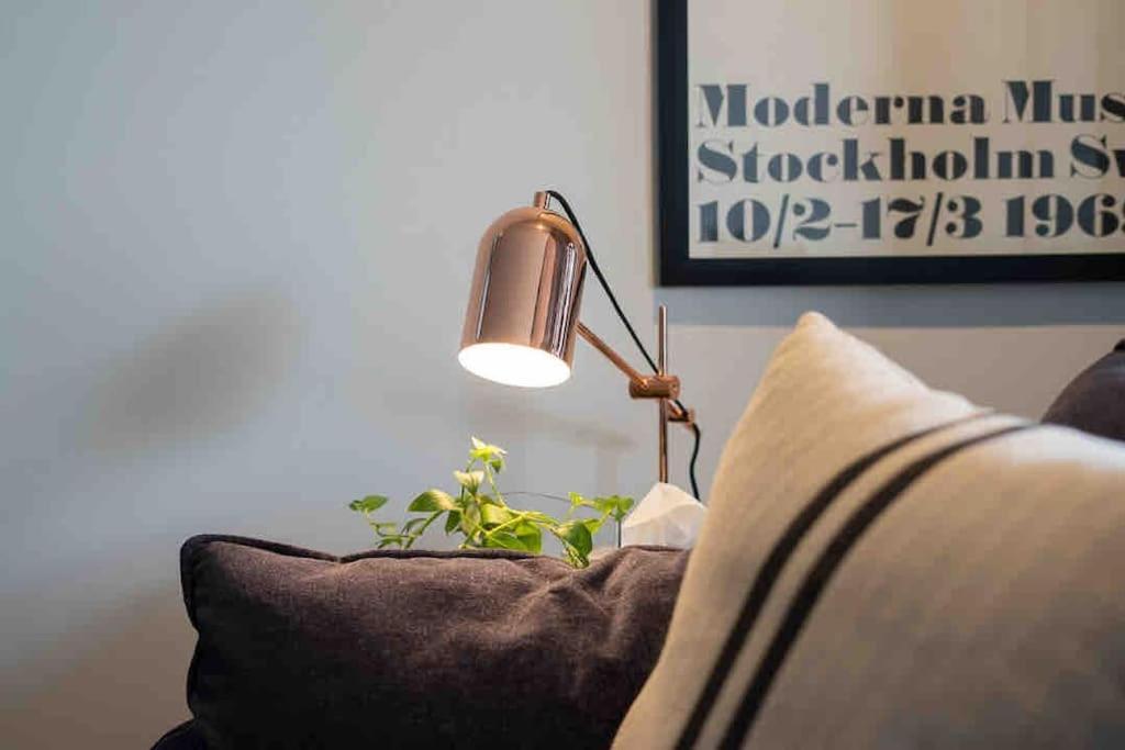 Apartment Vibrant !!! Stylish Open Big City View Balcony Family Friendly