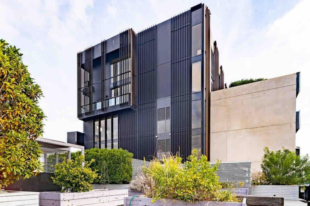 Apartment Vibrant !!! Stylish Open Big City View Balcony Family Friendly Melbourne