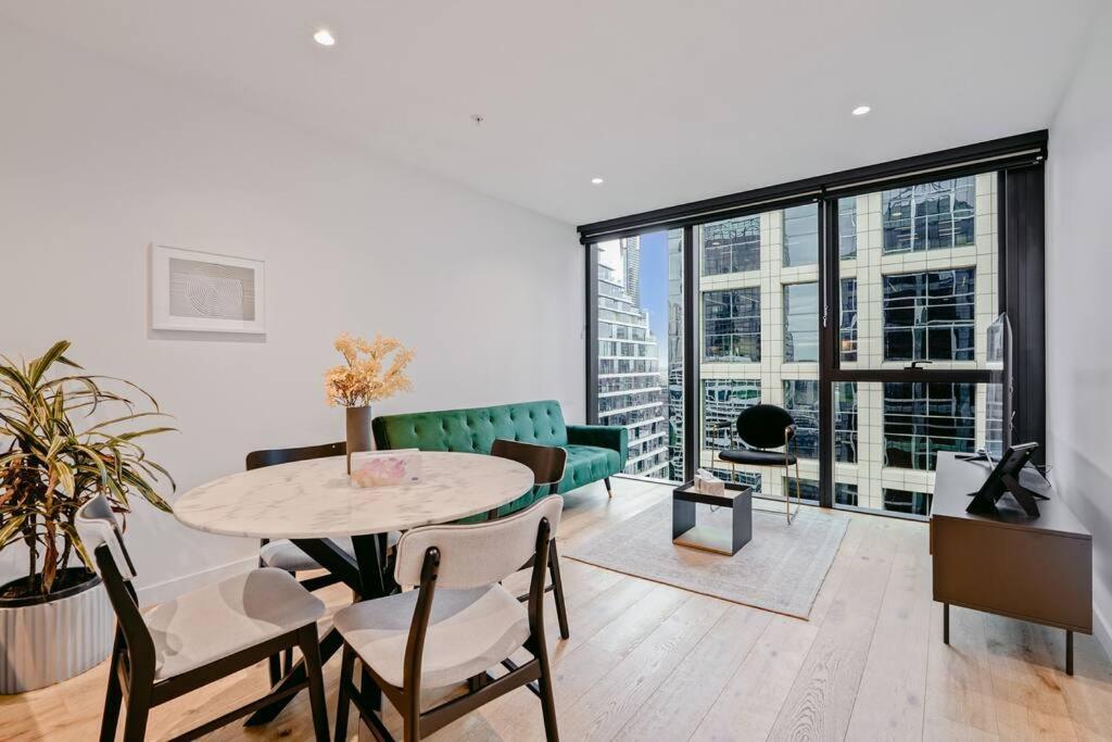 Apartment Contemporary 2br In Melb-collins House #ch30