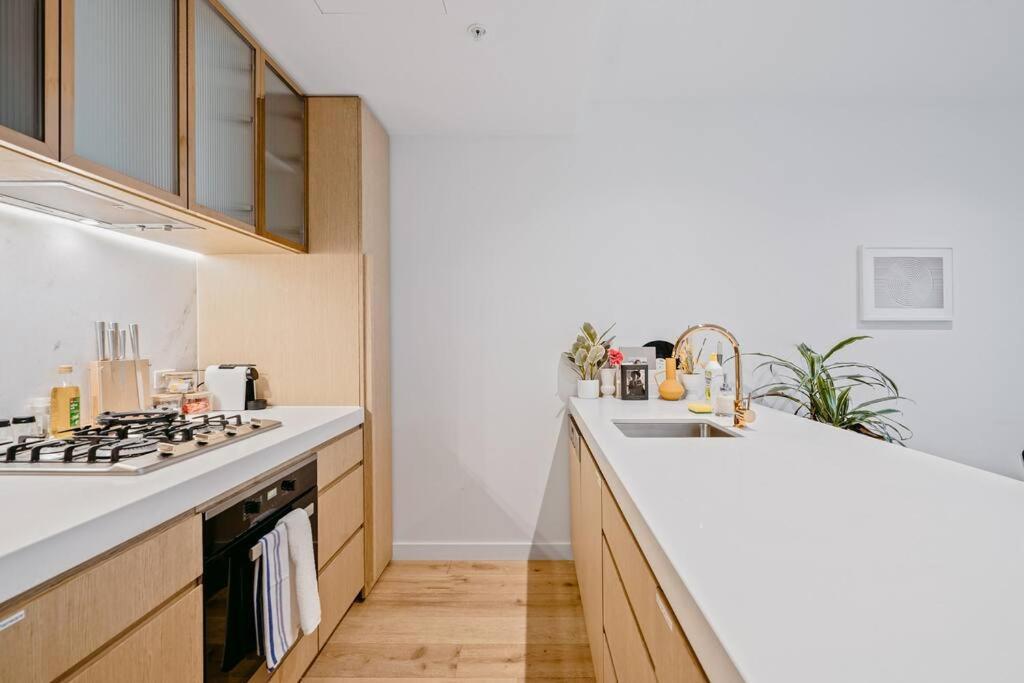 Contemporary 2br In Melb-collins House #ch30 *