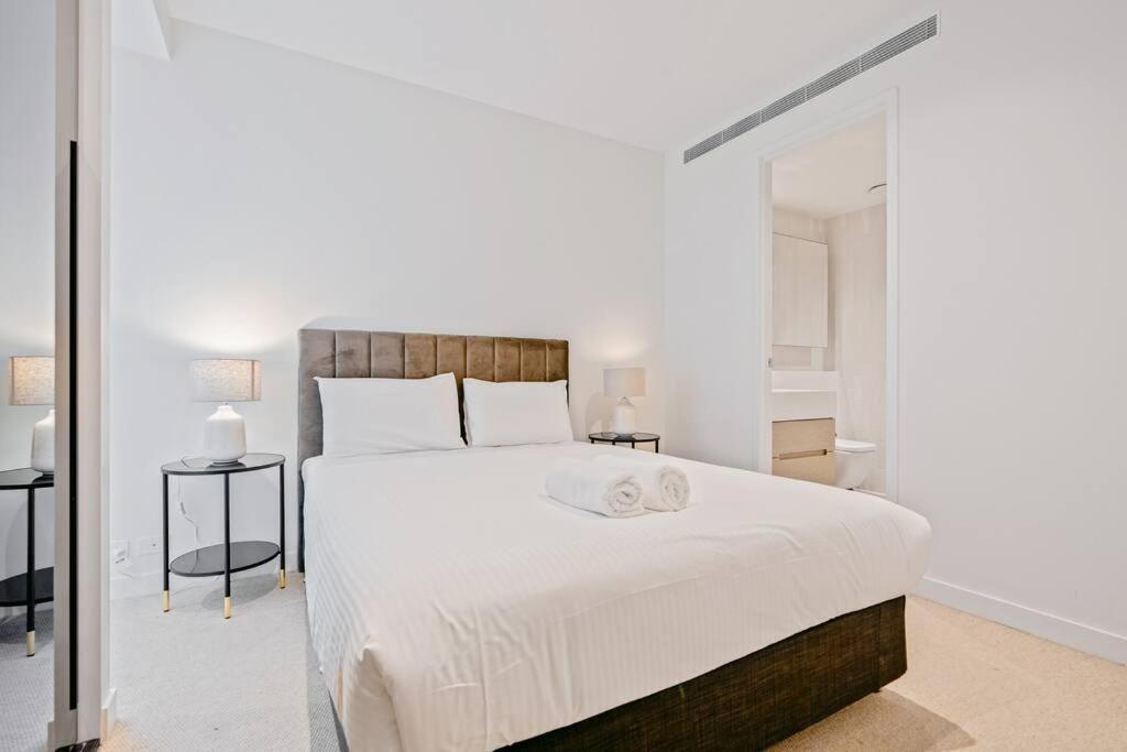 Contemporary 2br In Melb-collins House #ch30 *