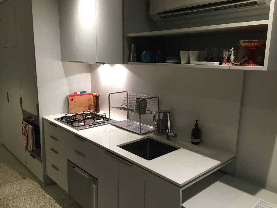 South Yarra 1br Apartment Melbourne