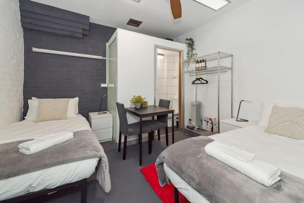 Conveniently Located 6 Bedroom Unit