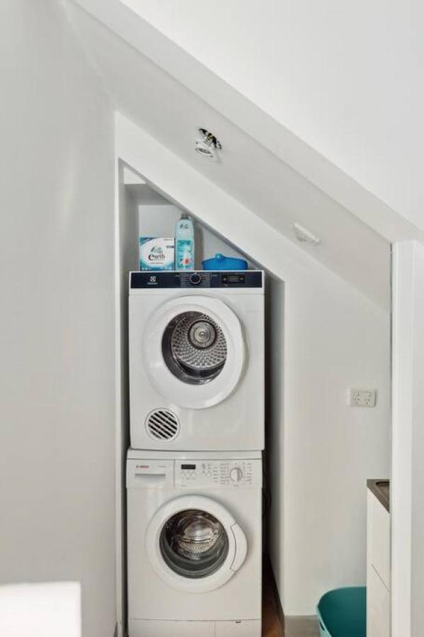 Conveniently Located 6 Bedroom Unit