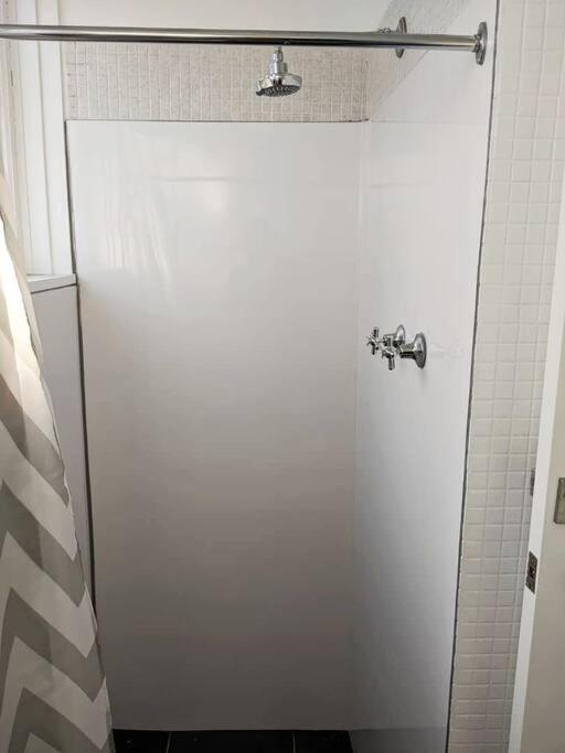 Promo! Near Train Station, Free Wifi! * Melbourne