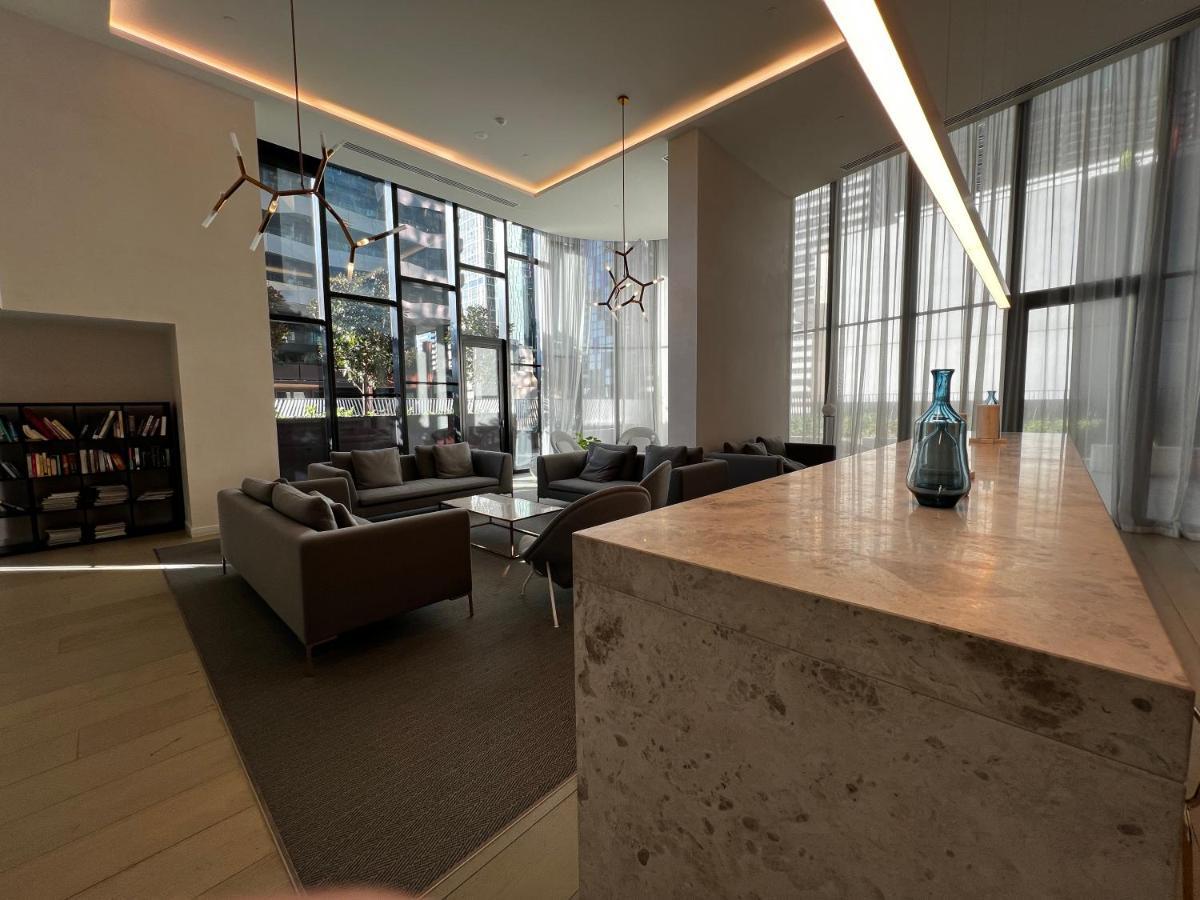 Location, Parking And 2 Bed Melbourne