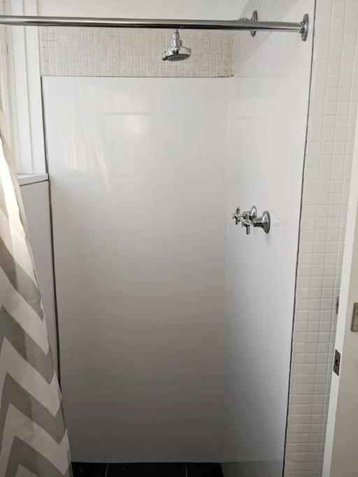 Promo!!! 2-bedroom Near Airport, Train Station!
