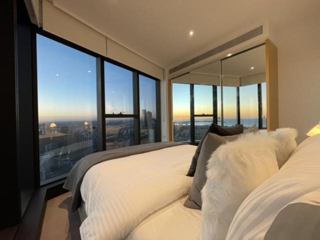 Grandsuite 3br Near Crown Luxviews Apartment